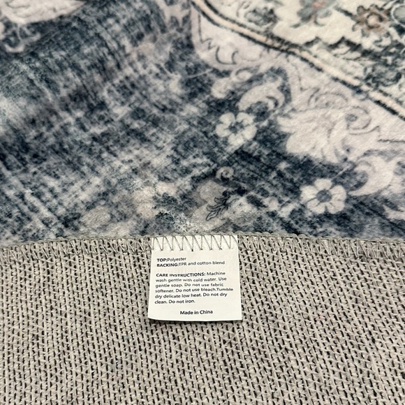 New! 4 foot round area rug vintage blue design - Picture 6 of 6